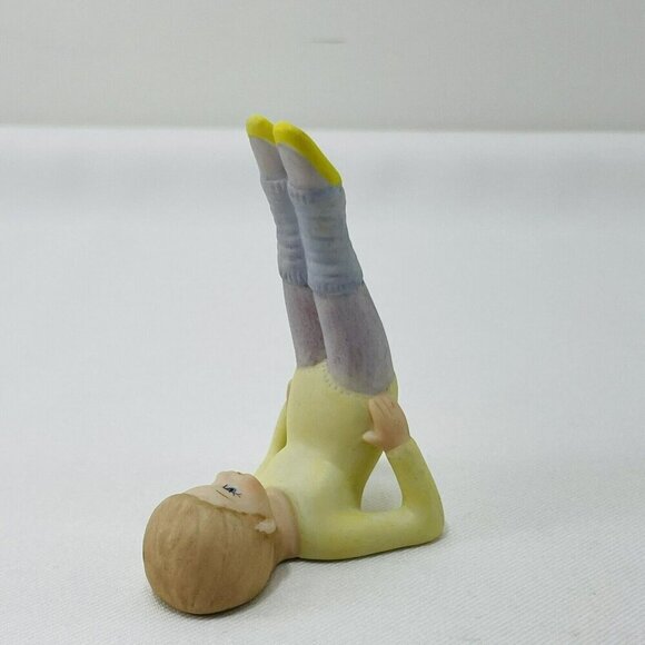 Vintage Lefton Ballet Dancer Ballerina Figurine Dancing Girl Leg Stretch 07704 - Picture 6 of 12